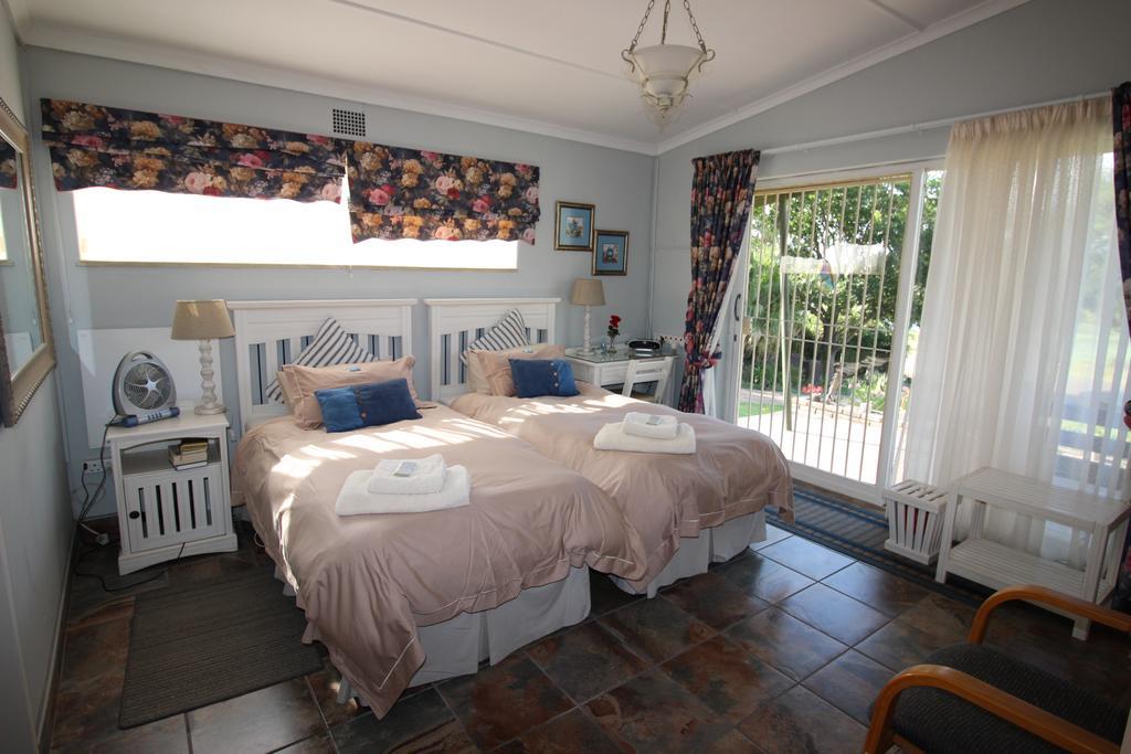 Waterfront Guest House Carolina Bagian luar foto