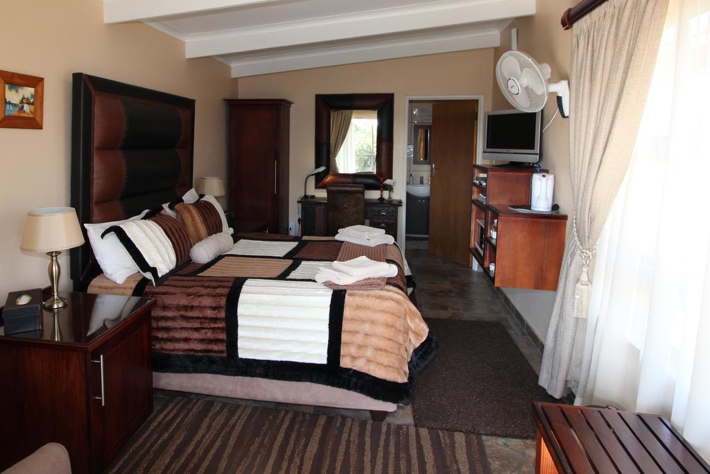 Waterfront Guest House Carolina Bagian luar foto